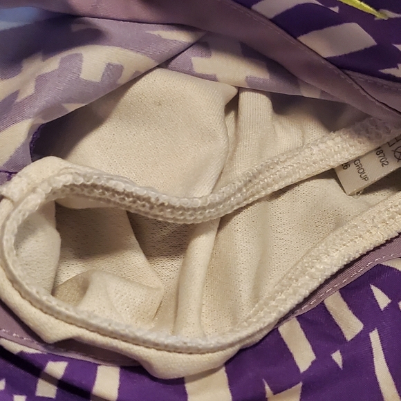 Nike Dri-fit lined running shorts with neon mesh - Picture 5 of 7